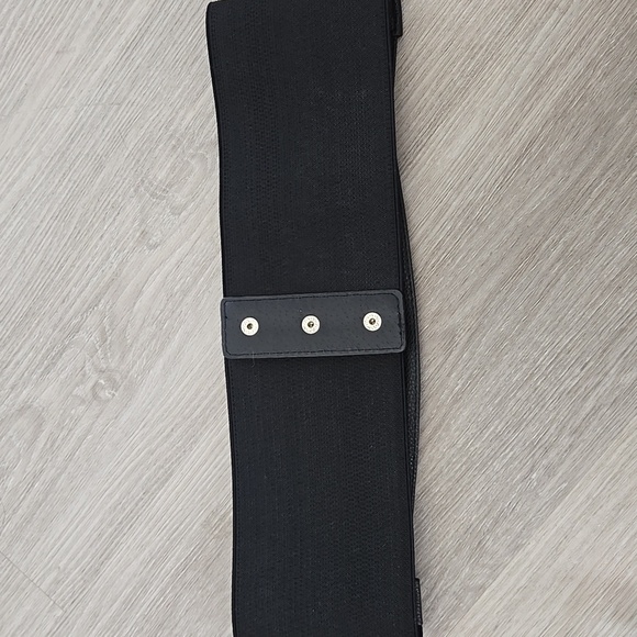 Elegant Black Women's Belt - Picture 2 of 4